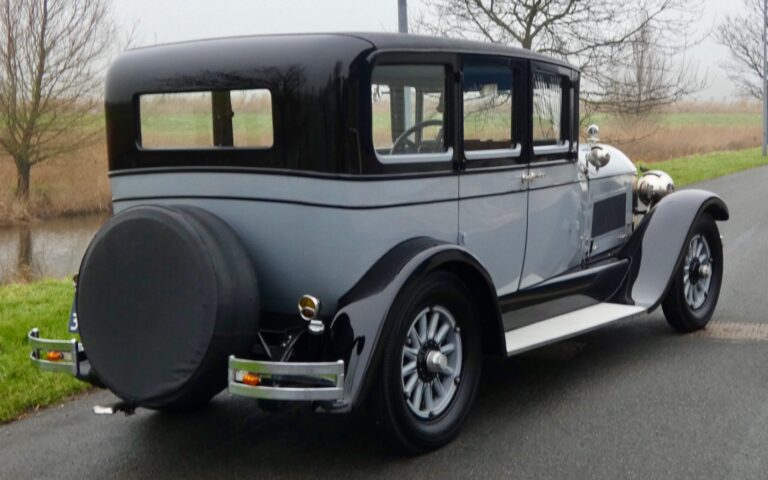 Locomobile Model 8-80 Sedan 1927