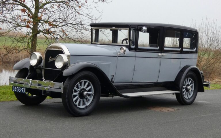 Locomobile Model 8-80 Sedan 1927