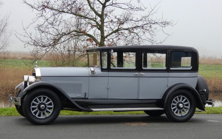 Locomobile Model 8-80 Sedan 1927