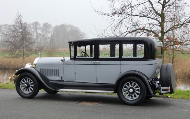 Locomobile Model 8-80 Sedan 1927