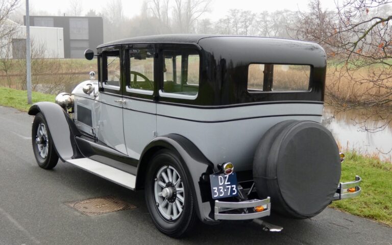 Locomobile Model 8-80 Sedan 1927