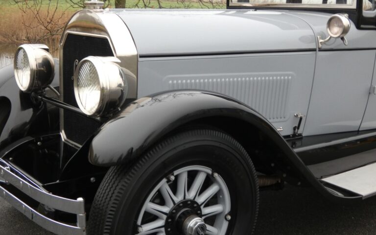 Locomobile Model 8-80 Sedan 1927