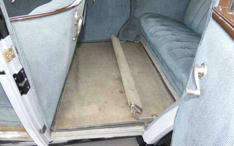 Locomobile Model 8-80 Sedan 1927