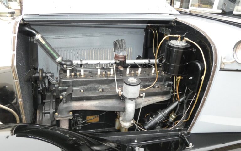 Locomobile Model 8-80 Sedan 1927