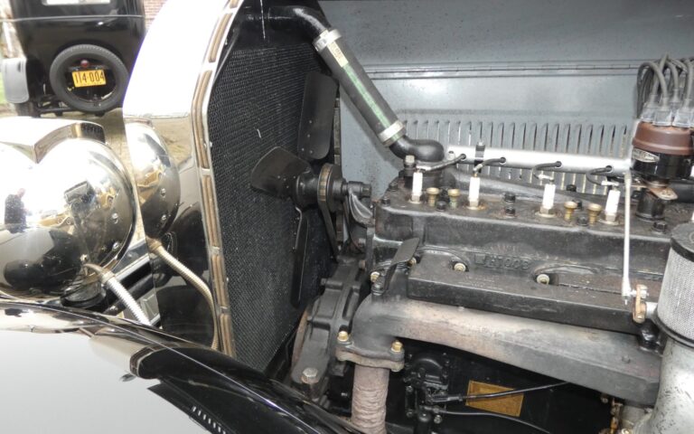 Locomobile Model 8-80 Sedan 1927