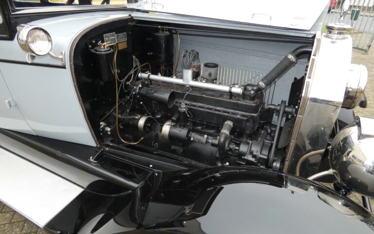 Locomobile Model 8-80 Sedan 1927