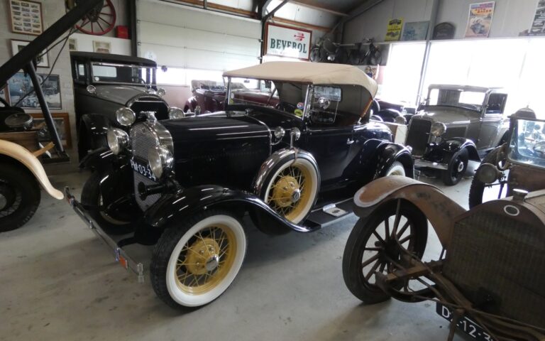 Ford Model A Roadster Deluxe 1930